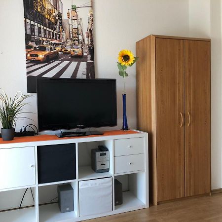 2 Zimmer Wohnung Mit Balkon - Naehe Messe Гаар Екстер'єр фото
