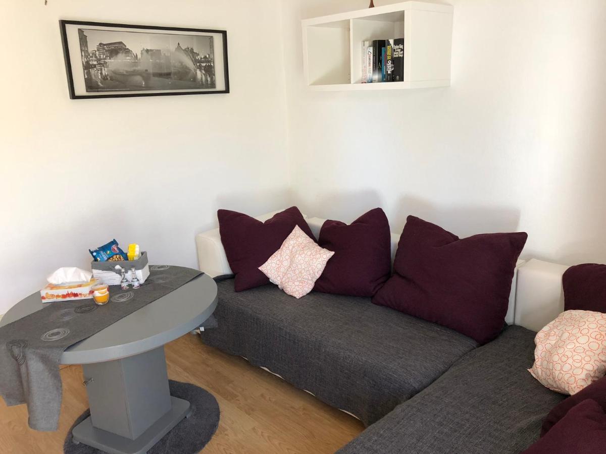 2 Zimmer Wohnung Mit Balkon - Naehe Messe Гаар Екстер'єр фото